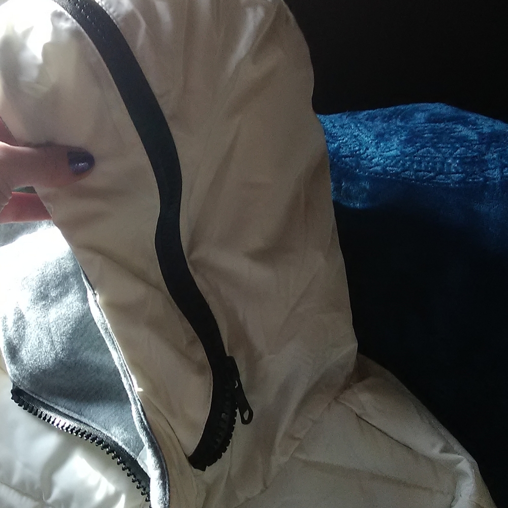 Coat - Picture 7 of 7